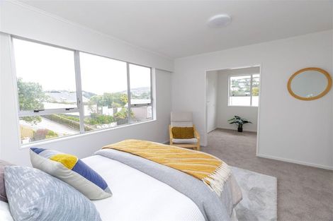 Photo of property in 34 Glanmire Road, Newlands, Wellington, 6037