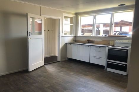 Photo of property in 3164 Great North Road, New Lynn, Auckland, 0600