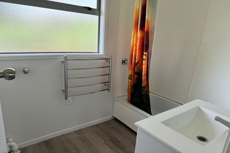 Photo of property in 3/11a Bayside Avenue, Te Atatu Peninsula, Auckland, 0610