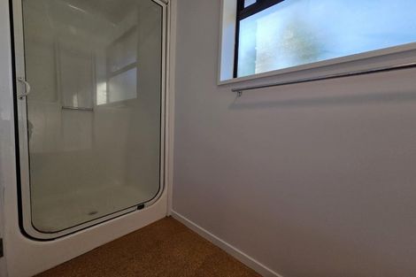 Photo of property in 2/3 Pinehurst Crescent, Russley, Christchurch, 8042