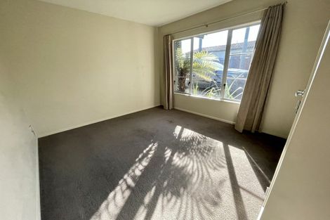 Photo of property in 5 Alvre Place, Flat Bush, Auckland, 2016