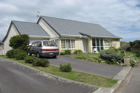 Photo of property in 5 Lake View Court, Paraparaumu, 5032