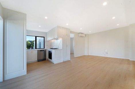 Photo of property in 9b Lomond Street, Takapuna, Auckland, 0622