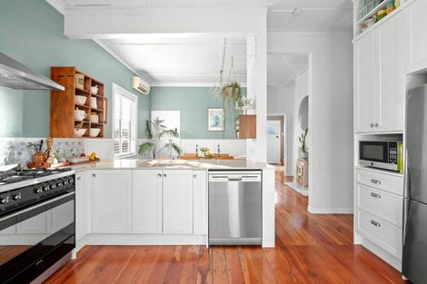 Photo of property in 14 Bains Avenue, Hamilton East, Hamilton, 3216