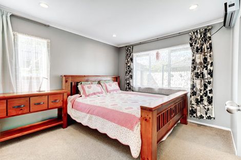 Photo of property in 37 Nearco Street, Randwick Park, Auckland, 2105