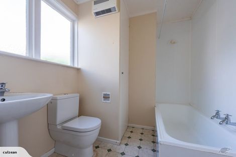 Photo of property in 2/77 Collier Avenue, Karori, Wellington, 6012