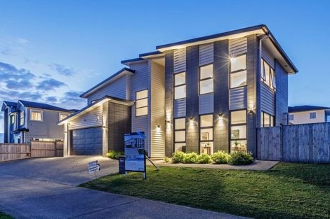Photo of property in 18 Spyglass Street, Red Beach, 0932