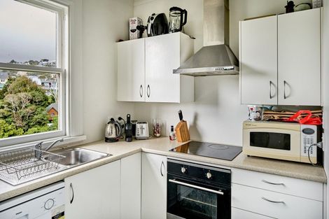 Photo of property in 24 Garden Road, Northland, Wellington, 6012