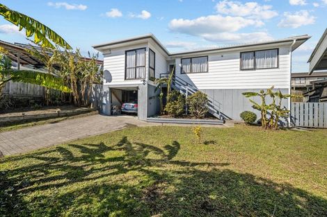 Photo of property in 68 Sunvue Road, Glen Eden, Auckland, 0602