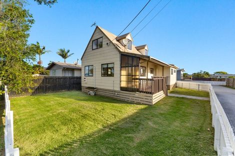 Photo of property in 6 Te Moau Avenue, Parakai, 0830