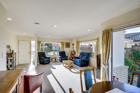 Photo of property in 75 Kensington Drive, Taradale, Napier, 4112