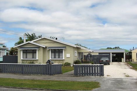 Photo of property in 102 Peel Street, Westport, 7825