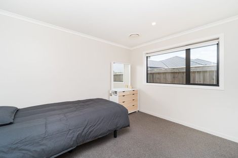 Photo of property in 11 Atlantic Drive, Fitzherbert, Palmerston North, 4410
