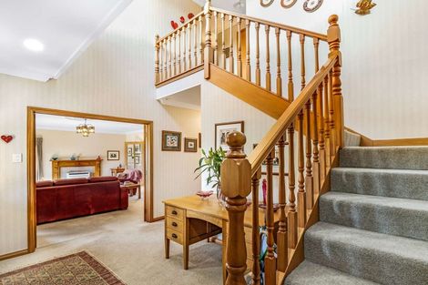 Photo of property in 43 Kilkenny Place, Fitzherbert, Palmerston North, 4410