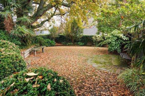 Photo of property in 570 Featherston Street, Roslyn, Palmerston North, 4414