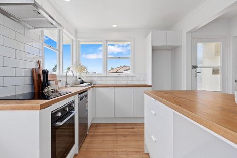 Photo of property in 8 Henderson Crescent, Parkvale, Tauranga, 3112