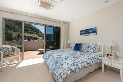 Photo of property in 11 The Mall, Mount Maunganui, 3116