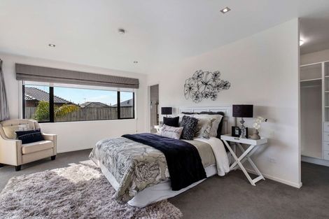 Photo of property in 32 Ripple Grove, Waiuku, 2123