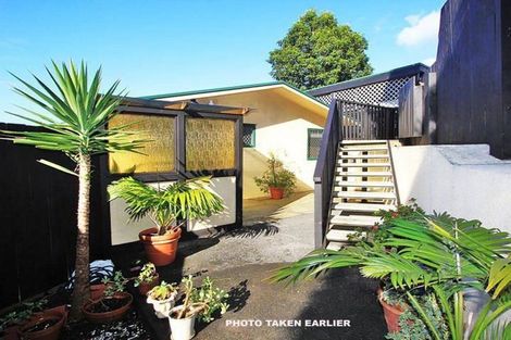 Photo of property in 53 Don Buck Road, Massey, Auckland, 0614