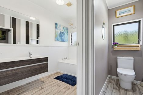 Photo of property in 74a Beach Road, Katikati, 3129