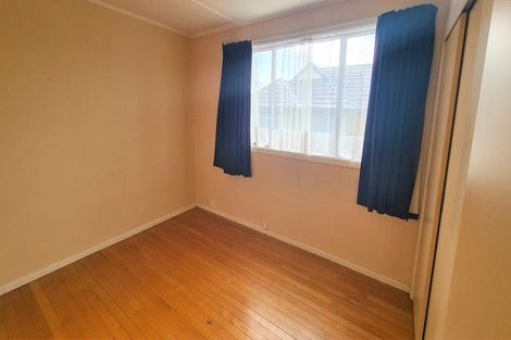 Photo of property in 34 Islington Avenue, New Lynn, Auckland, 0600