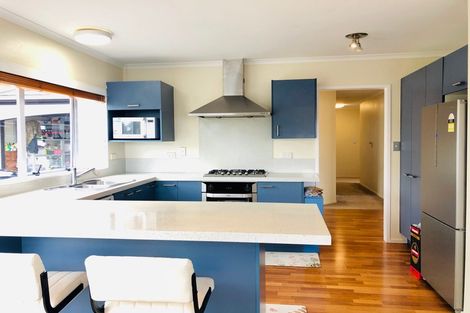 Photo of property in 12 Naul Place, East Tamaki Heights, Auckland, 2016