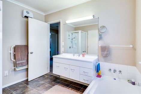 Photo of property in 4 Blythfield Place, Taradale, Napier, 4112