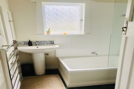 Photo of property in 131 Apu Crescent, Lyall Bay, Wellington, 6022