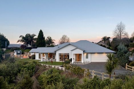 Photo of property in 40 Broadwater Close, Pyes Pa, Tauranga, 3112