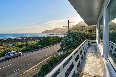 Photo of property in 443 The Esplanade, Island Bay, Wellington, 6023