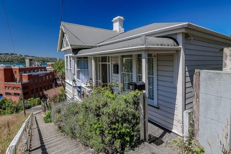 Photo of property in 5 Elm Row, Dunedin Central, Dunedin, 9016