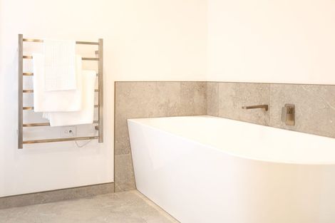 Photo of property in 6 Samuel Place, Terrace End, Palmerston North, 4410