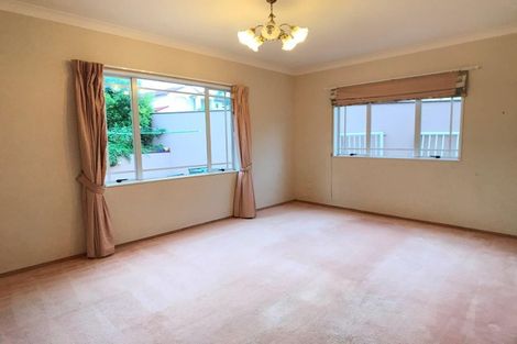 Photo of property in 19 Mansion Court, West Harbour, Auckland, 0618