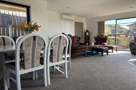 Photo of property in 40 Tiriwa Drive, Massey, Auckland, 0614