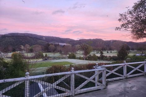 Photo of property in 25 Golf Road, Heretaunga, Upper Hutt, 5018