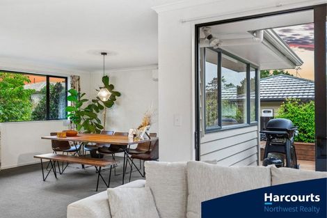 Photo of property in 169j Colwill Road, Massey, Auckland, 0614