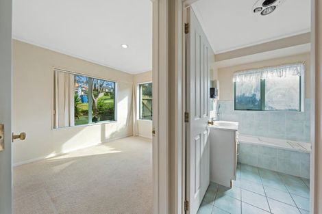 Photo of property in 3 Rosebay Rise, Henderson, Auckland, 0610
