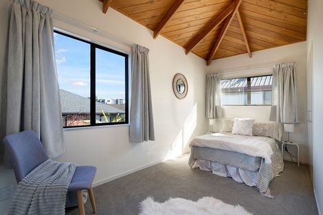Photo of property in 6 Glucina Avenue, West Harbour, Auckland, 0618