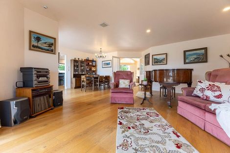 Photo of property in 37 Rosetta Road, Raumati South, Paraparaumu, 5032