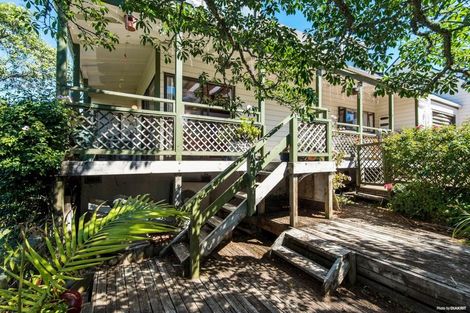 Photo of property in 8a/1 West Lynn Road, Titirangi, Auckland, 0604