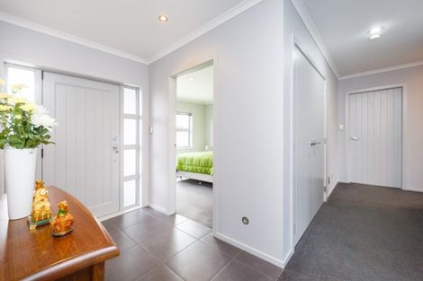 Photo of property in 8 Lorenzo Place, Kelvin Grove, Palmerston North, 4414