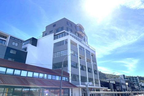 Photo of property in Endeavour Apartments, 125u4 Thorndon Quay, Pipitea, Wellington, 6011