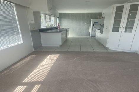 Photo of property in 48 Tauhinu Road, Greenhithe, Auckland, 0632