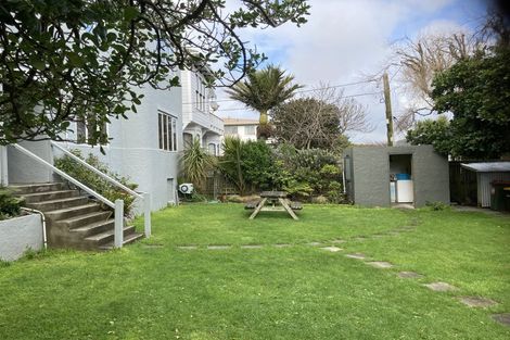 Photo of property in Hamilton Flats, 9u4 Hawker Street, Mount Victoria, Wellington, 6011