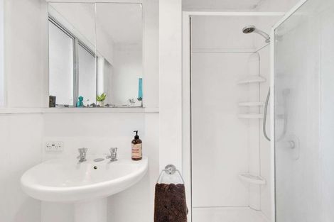 Photo of property in 2 Ashford Place, Havelock North, 4130