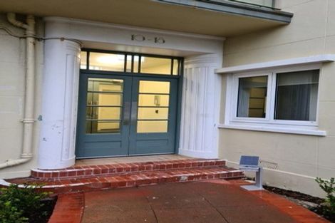 Photo of property in Fountain Court, 16/48u Oriental Parade, Oriental Bay, Wellington, 6011