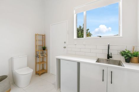 Photo of property in 1b Bowater Place, Manurewa, Auckland, 2102