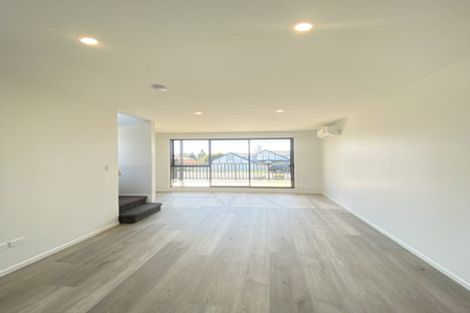 Photo of property in 43 Tirimoana Road, Te Atatu South, Auckland, 0602