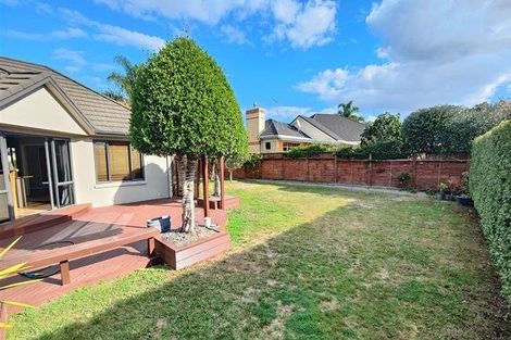 Photo of property in 10 Nielsen Gardens, Rototuna, Hamilton, 3210