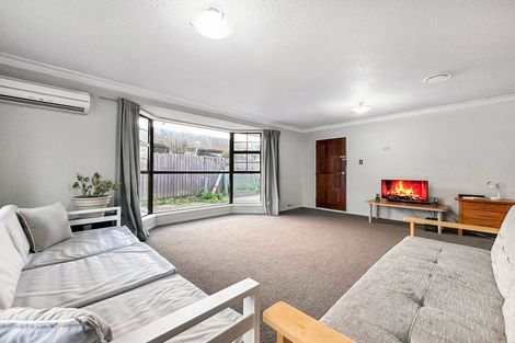 Photo of property in 2/37 Karnak Crescent, Russley, Christchurch, 8042